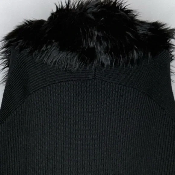 Michael Kors Black Sweater Knit Shrug Vest w/ Belts & Faux Fur Collar Medium P - Picture 5 of 6